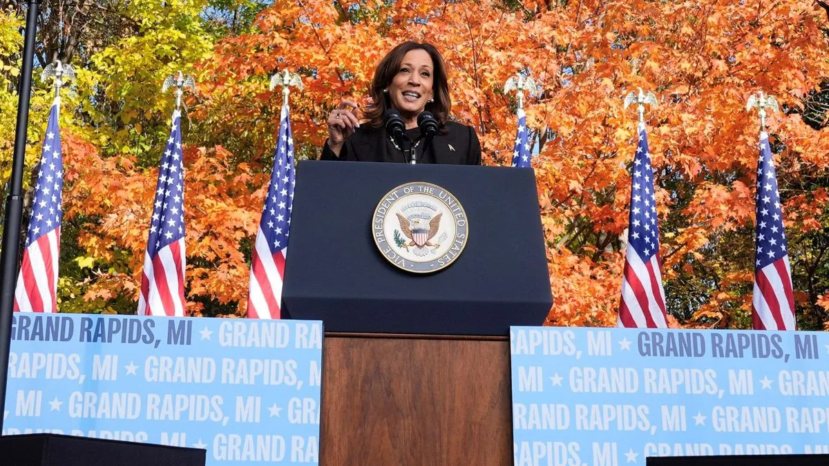 Harris draws record crowd at historic DC spot while Trump visits Pennsylvania