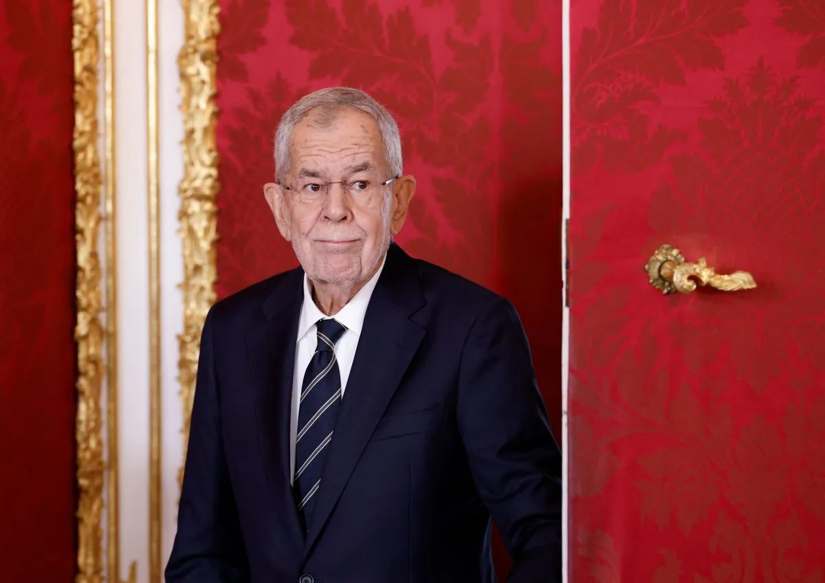 Austrian leader steps aside for surgery as post-election talks continue