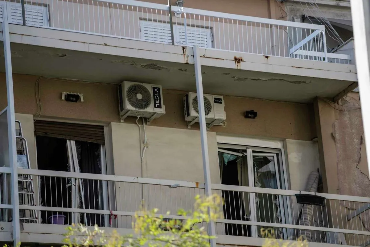 Unexpected Athens blast makes entire apartment block unsafe