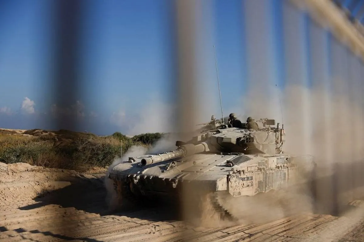 Israeli tanks make surprise move into central Gaza as peace talks stall