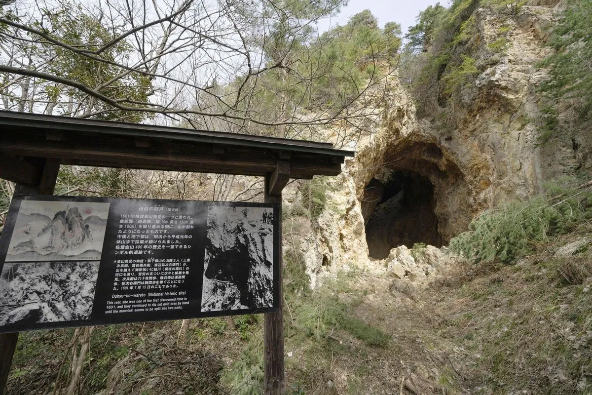 Korean families visit ancient Japanese gold mines that hide dark past