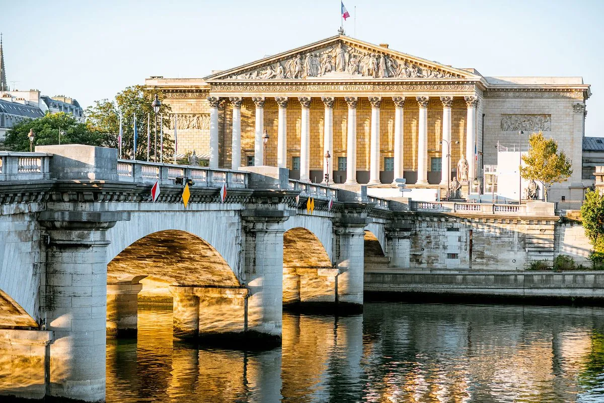 French government faces collapse as National Rally pushes for budget changes