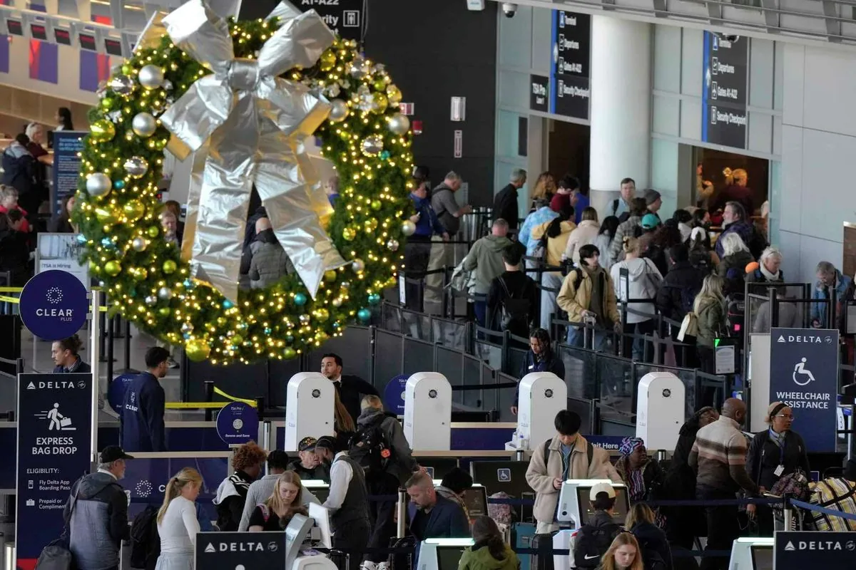 record-crowds-flood-us-airports-as-holiday-travel-hits-all-time-peak