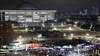 South Korean lawmakers push for President's removal after martial law drama